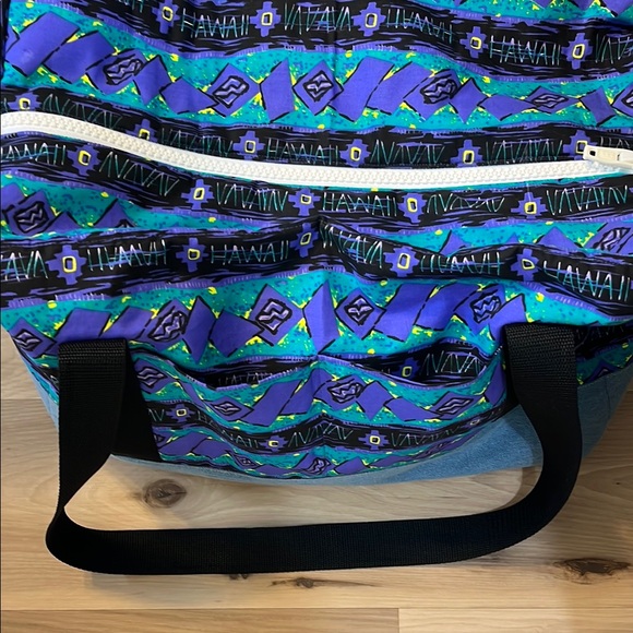Colorful Retro Hawaii Duffle Bag NWOT - Picture 6 of 12